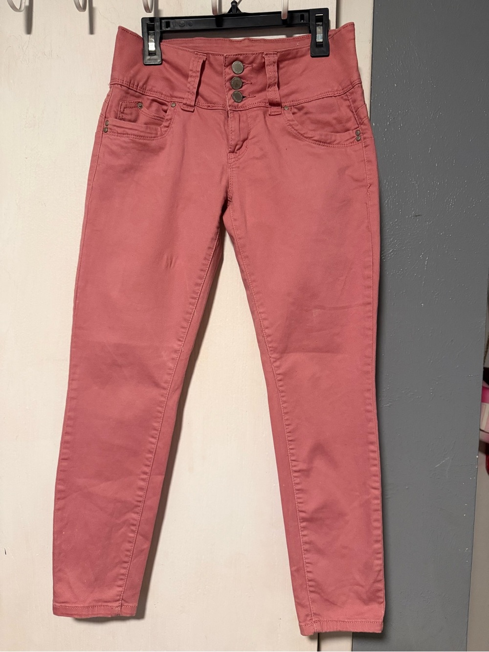 YMI Low Rise Skinny Ankle Jeans in Dusty Rose Pink with Triple-Button Waist